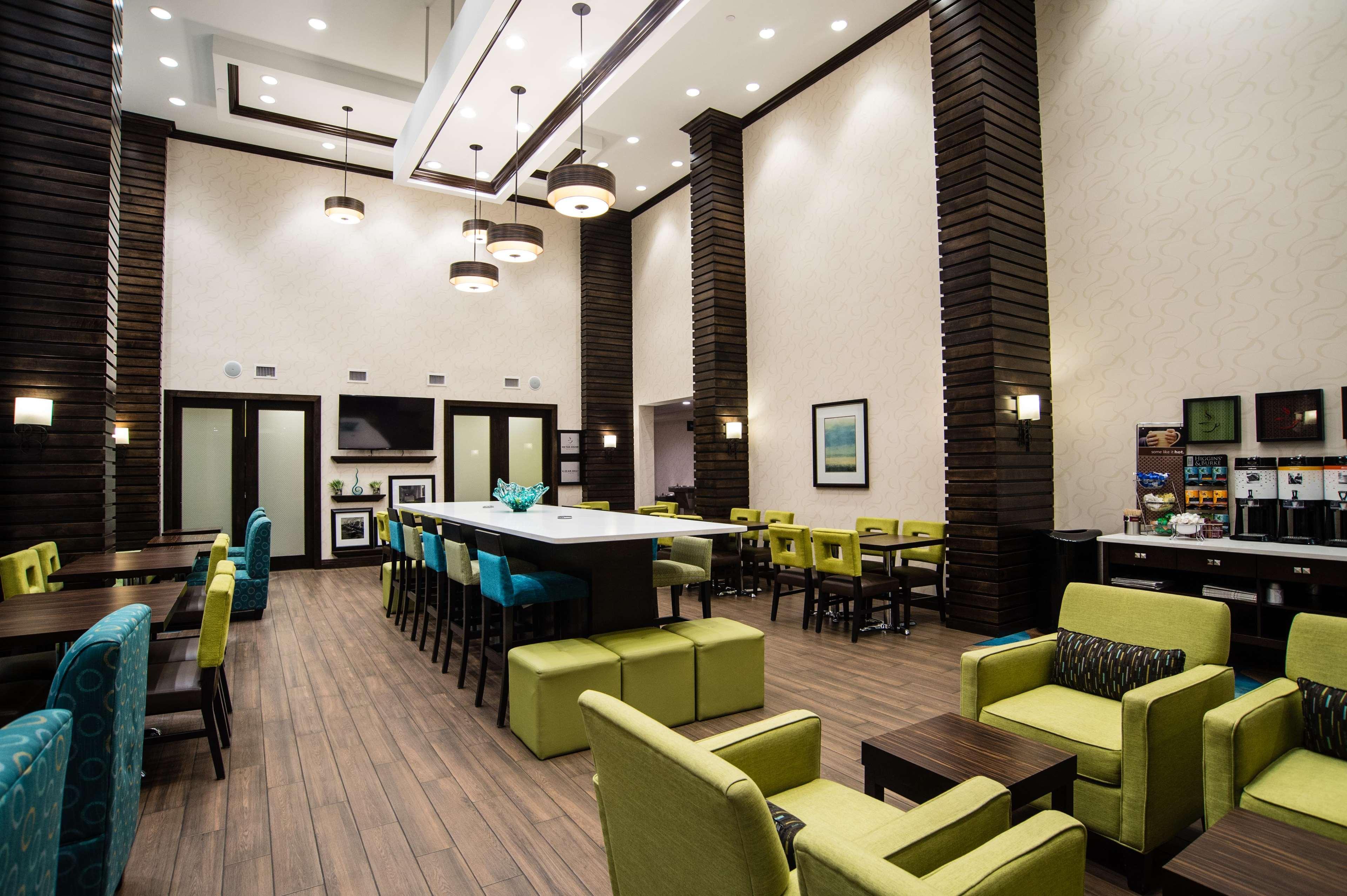 Hampton Inn & Suites East Gate Regina Kültér fotó