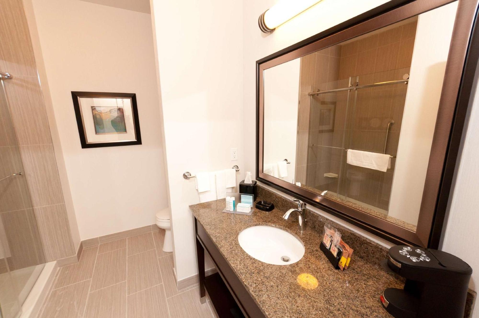 Hampton Inn & Suites East Gate Regina Kültér fotó